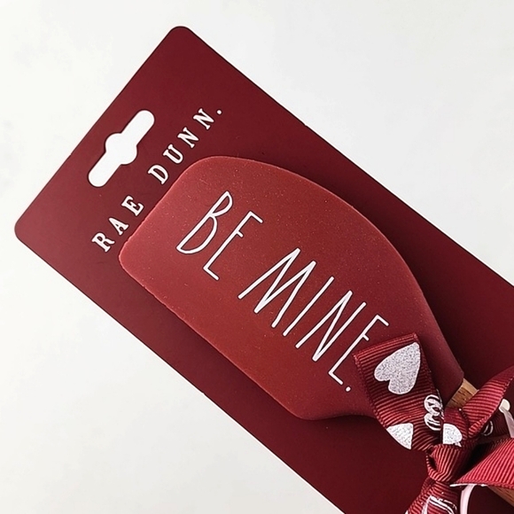 Rae Dunn BE MINE Red Spatula Heart Cookie Cutter 2 Piece Set Kitchen Baking ❤ - Picture 2 of 8